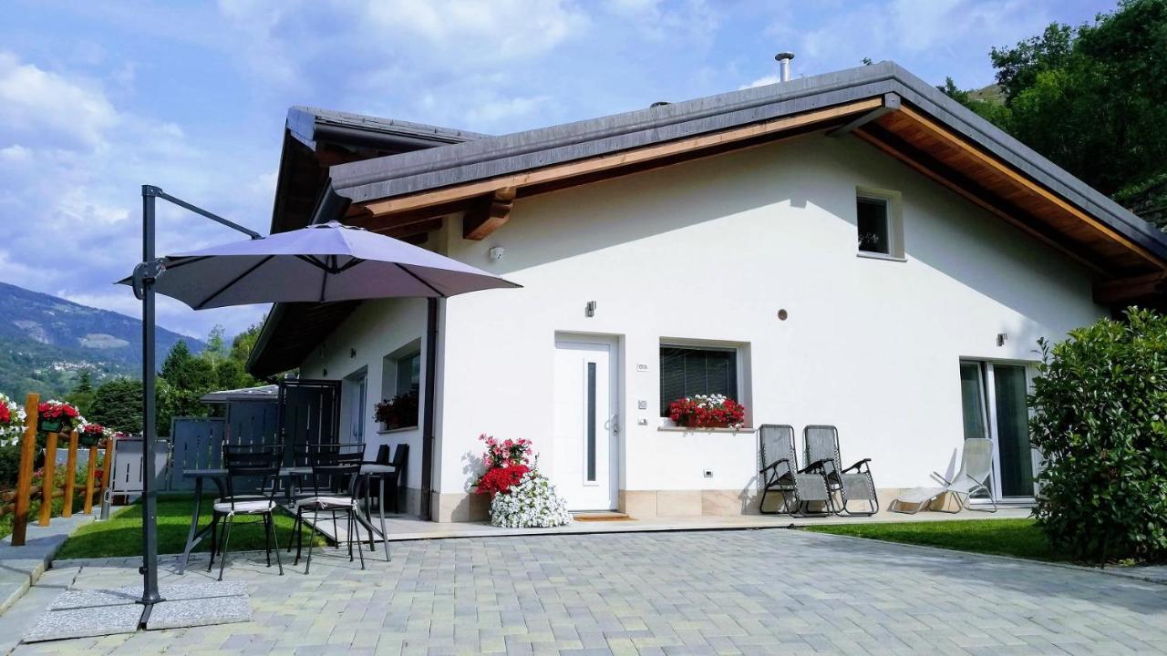 A&G Apartment Aosta - Elegante Casa 100 Mq Su Due Piani Con Wi-Fi-Giardino-Parcheggio المظهر الخارجي الصورة