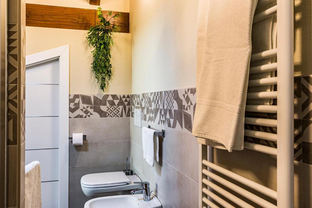 A&G Apartment Aosta - Elegante Casa 100 Mq Su Due Piani Con Wi-Fi-Giardino-Parcheggio المظهر الخارجي الصورة