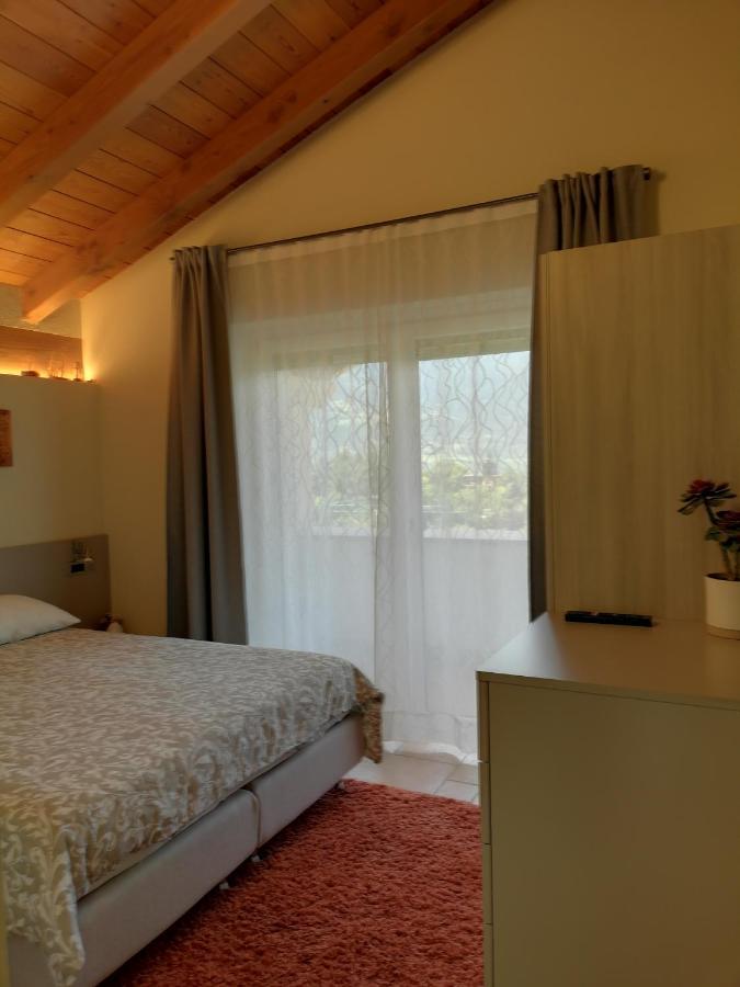 A&G Apartment Aosta - Elegante Casa 100 Mq Su Due Piani Con Wi-Fi-Giardino-Parcheggio المظهر الخارجي الصورة