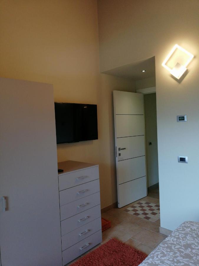 A&G Apartment Aosta - Elegante Casa 100 Mq Su Due Piani Con Wi-Fi-Giardino-Parcheggio المظهر الخارجي الصورة