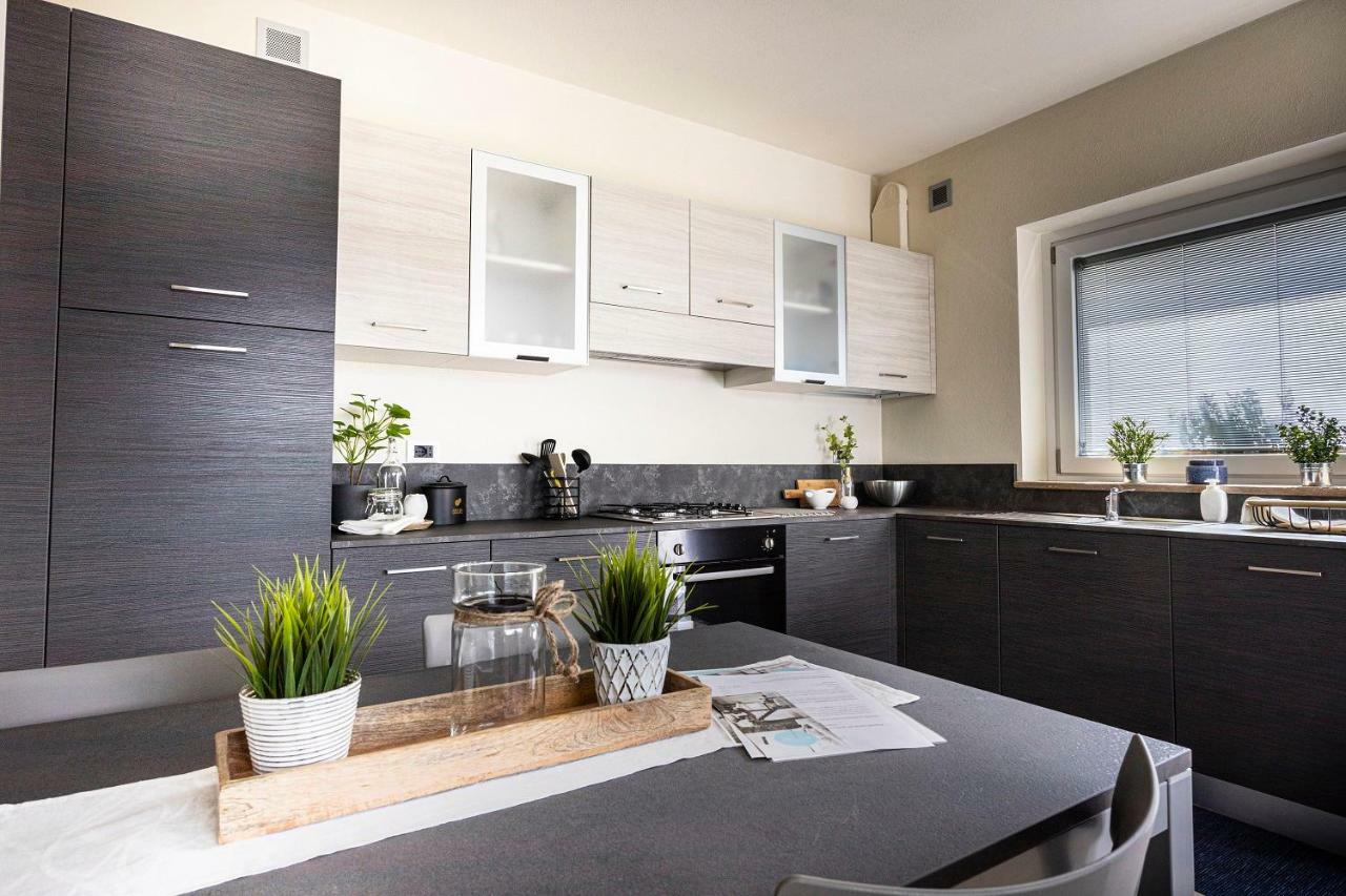 A&G Apartment Aosta - Elegante Casa 100 Mq Su Due Piani Con Wi-Fi-Giardino-Parcheggio المظهر الخارجي الصورة